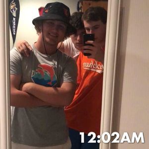 Meet your Posher, Dustin